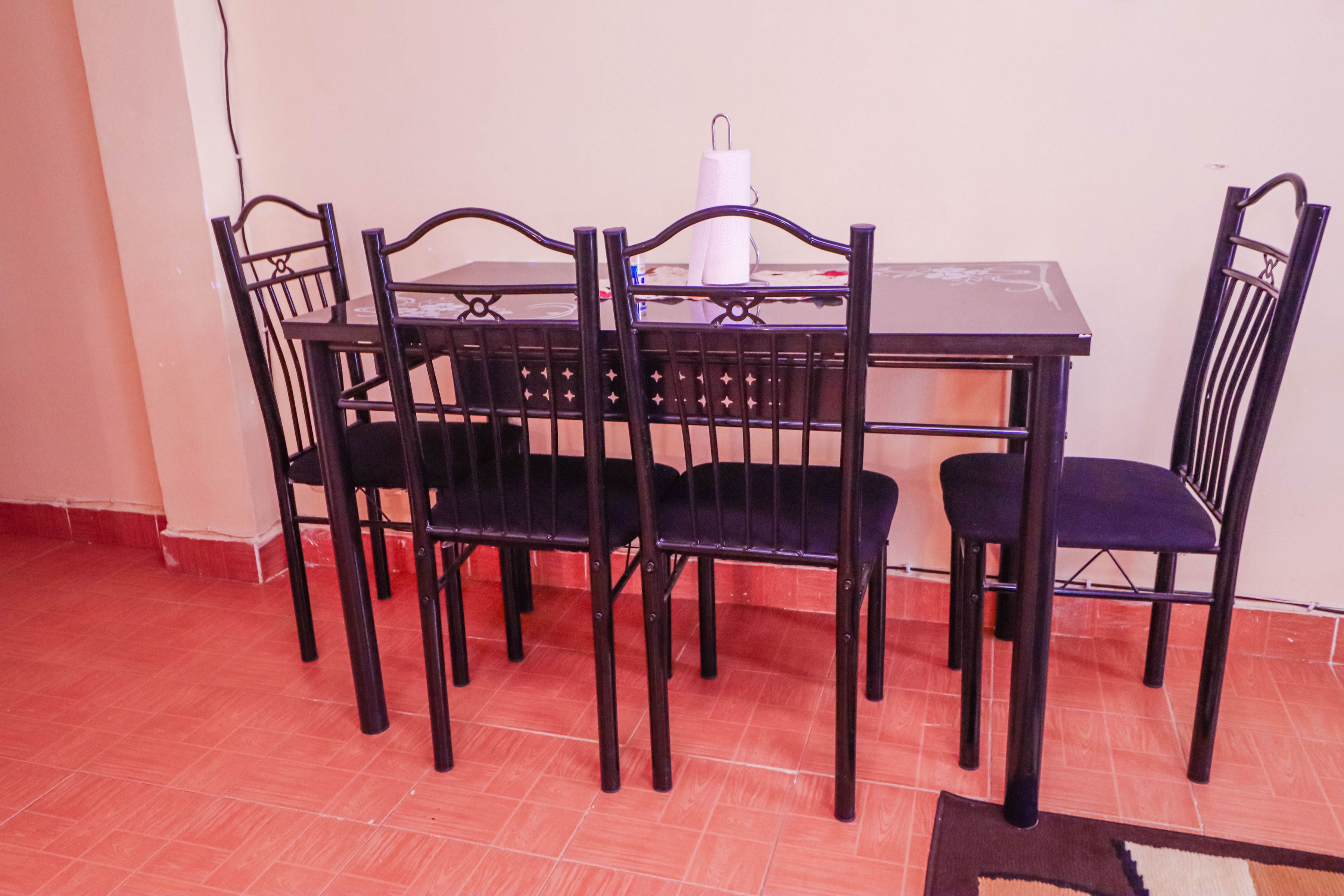 Floor 1 · Dining Area